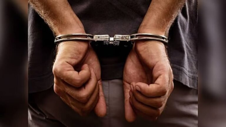 695cd5c831cda-jaunpur-man-arrested-from-attacking-his-employer-062835631-16x9